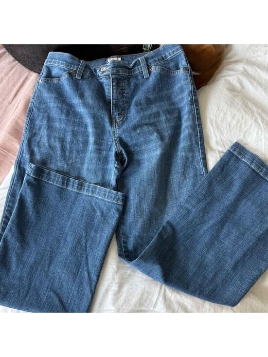 Levi's Denim - Levi's Perfectly Slimming 512 Bootcut Jeans Women's Size 12 Medium Blue Wash